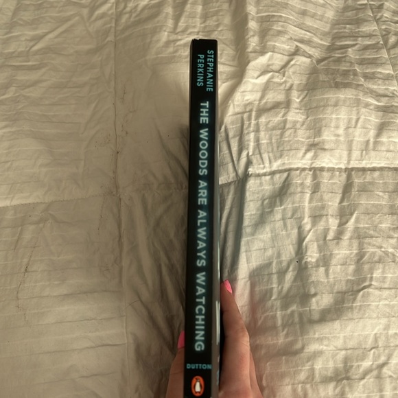 The woods are always watching by Stephanie Perkins, in good condition - Picture 2 of 3